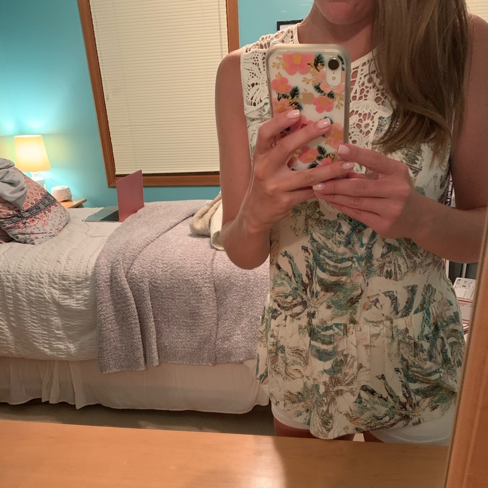 💕Anthropologie tank!